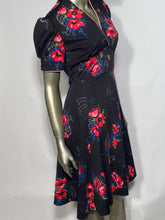 Late 1970s Poppy Flower Belt Back Puffed Sleeve Dress