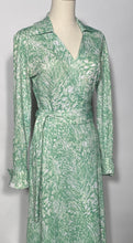 Vintage  1970s Green Wheat Scene  Wrap Dress