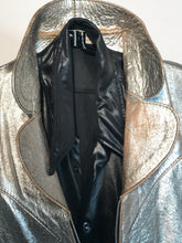 Early 1970s Men's Rocker Silver Metallic Leather Jacket Size Small